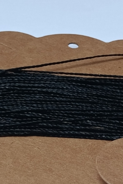 10m Touw 1mm linhasita op een opbergkaartje in verschillende kleuren