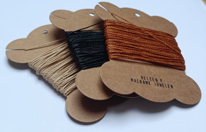 10m Touw 1mm linhasita op een opbergkaartje in verschillende kleuren