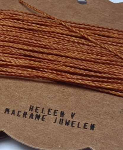 10m Touw 1mm linhasita op een opbergkaartje in verschillende kleuren