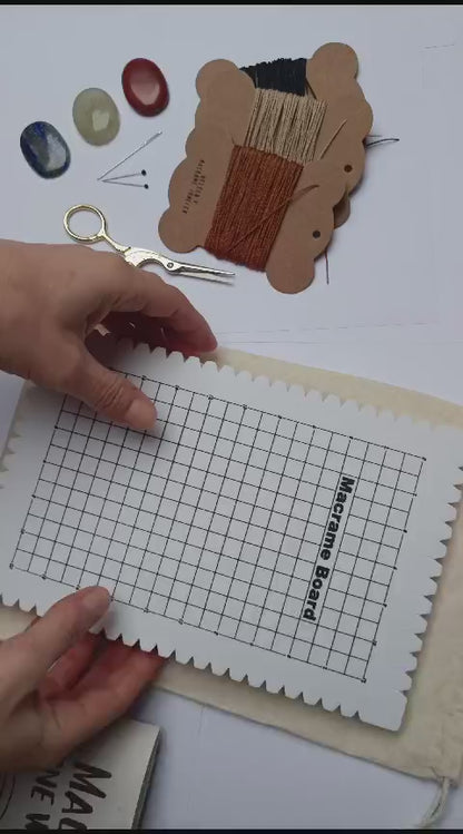 Macramé bord met opbergzakje