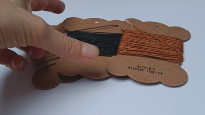 10m Touw 1mm linhasita op een opbergkaartje in verschillende kleuren