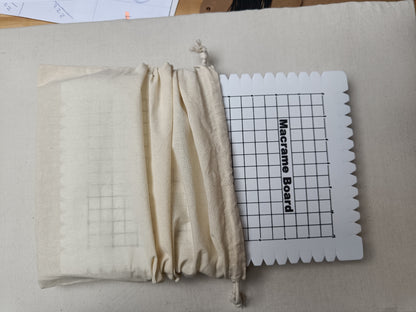 Macramé bord met opbergzakje